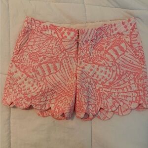 Lilly Pulitzer pink shorts scalloped bottoms size 0
Has side pockets